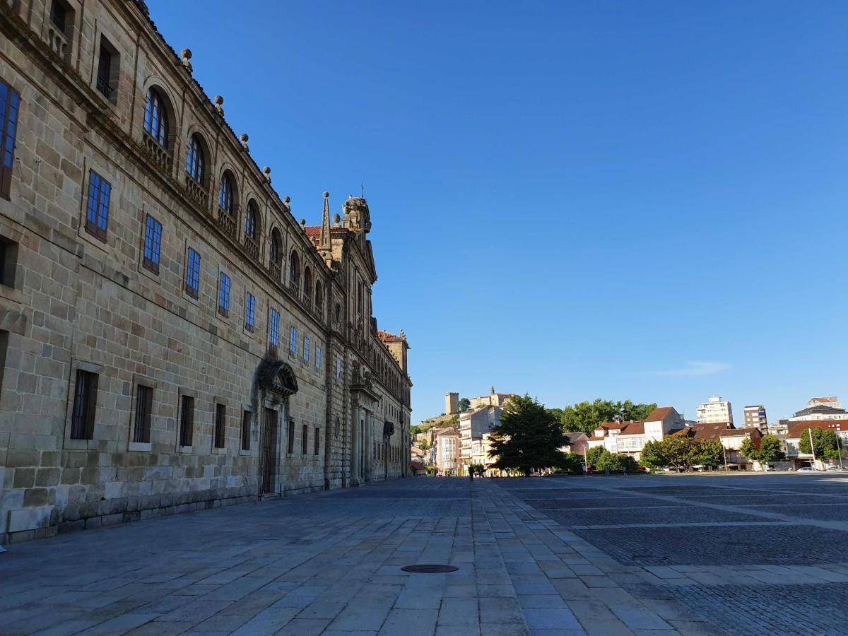 Acogedor Apartamento En El Centro De Monforte Monforte De Lemos Luaran gambar