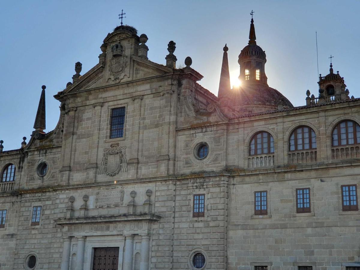 Acogedor Apartamento En El Centro De Monforte Monforte De Lemos Luaran gambar